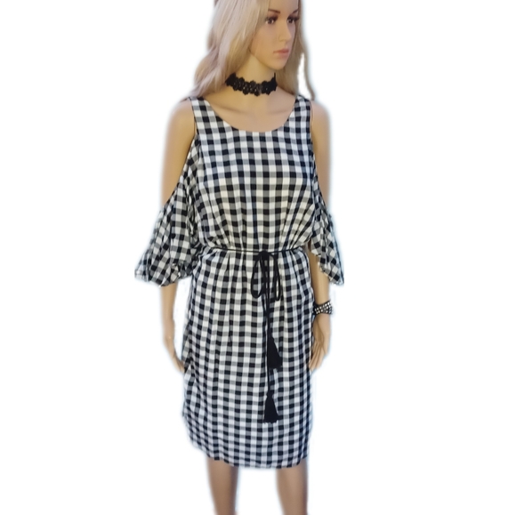 Karen Kane Dresses & Skirts - NEW!Karen Kane M or XL cold shoulder dress